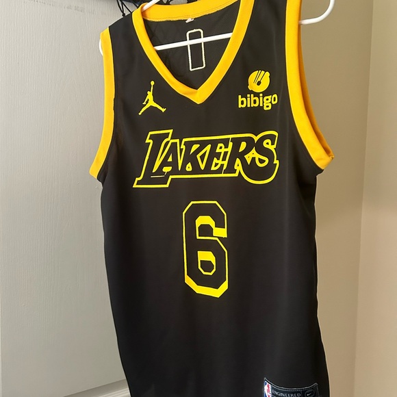Other - Lakers jersey new not original